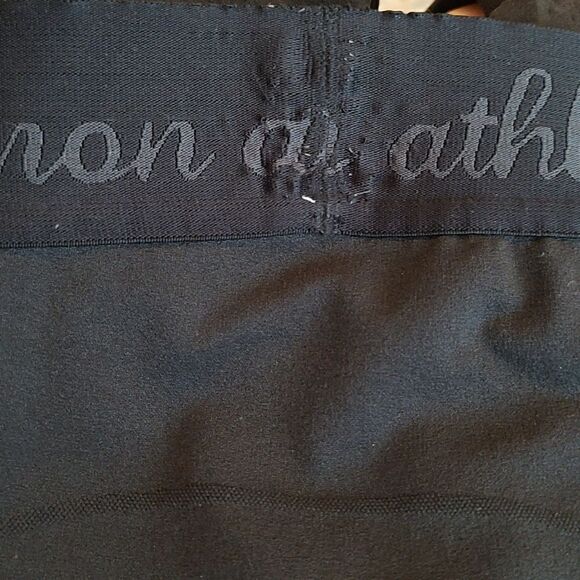 Lululemon Athletica laser cut leggings 4 - Picture 8 of 8